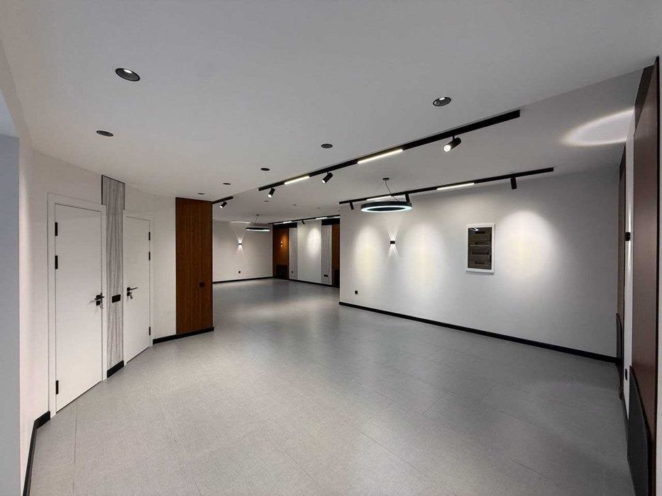 Срочно продается Коммерческое помещение 910 м² | Нукусская | 1 линия