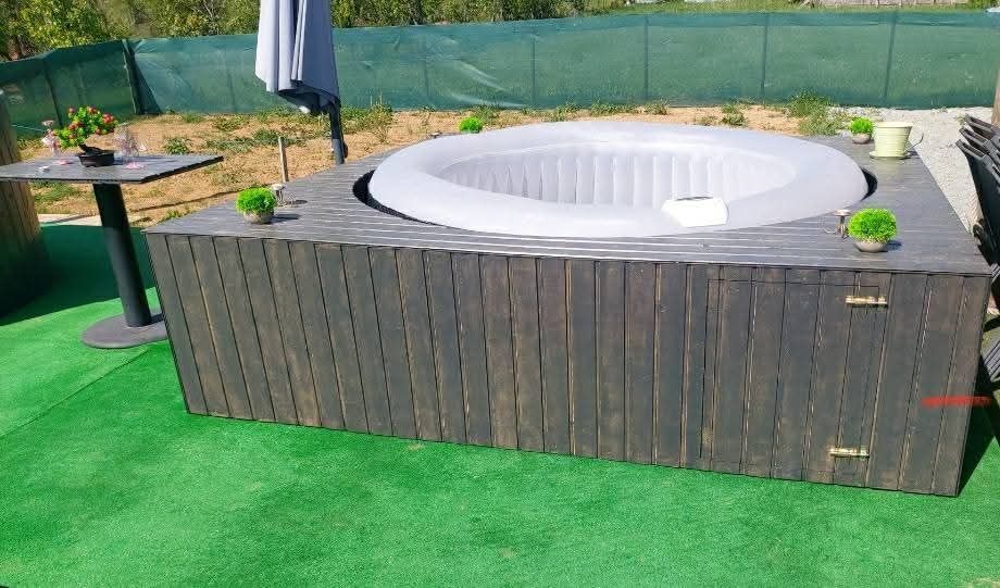 Cadru pt jacuzzi din lambriu