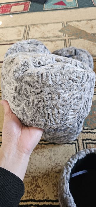 Каракулевая шапка