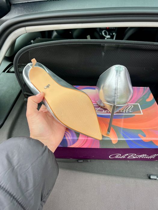 Токчета в цвят сребро