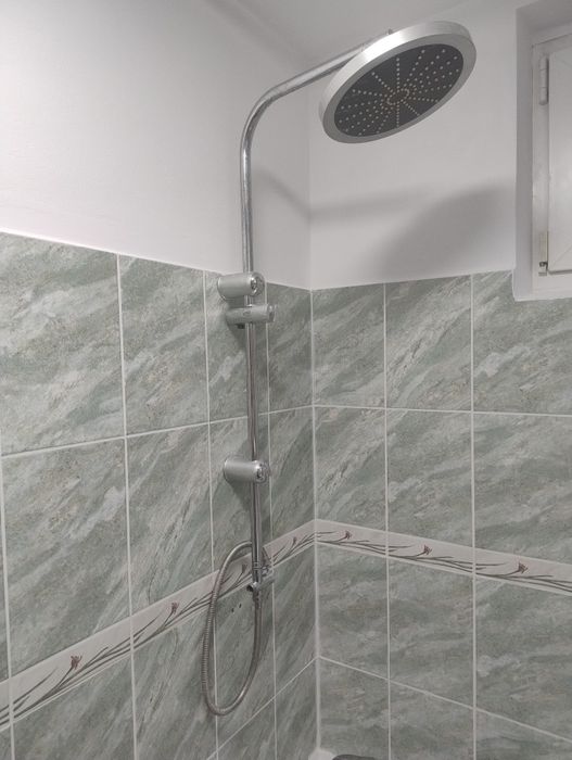 Vând masca + chiuveta +baterie  + oglinda + coloana duș