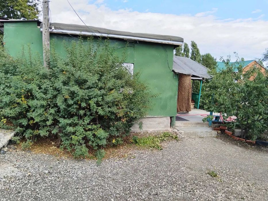 продам дом с городским участком
