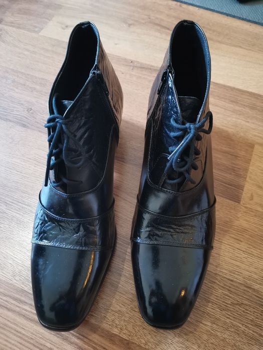 Продам демисезонные ботинки чёрные 42 размер