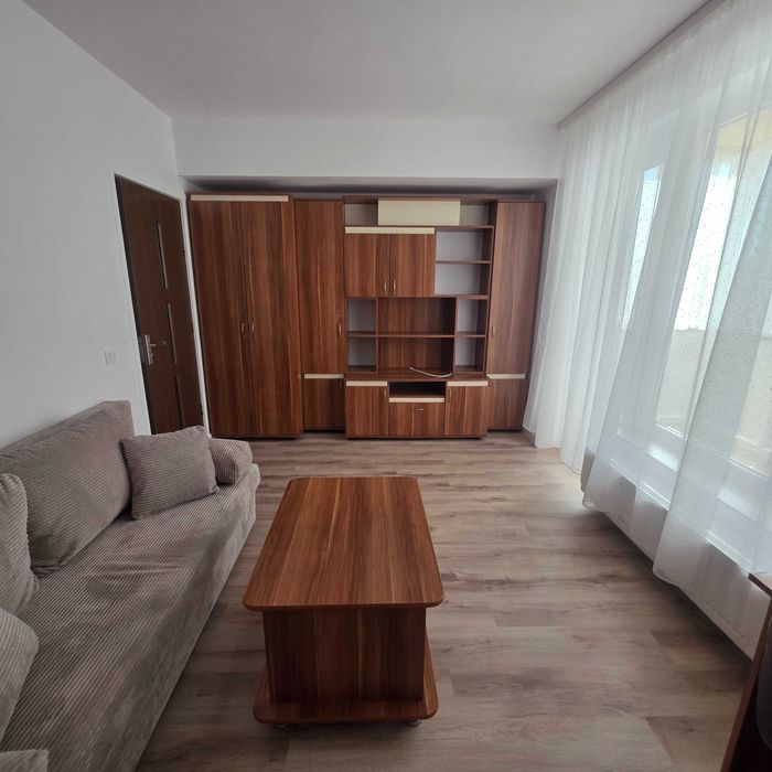 Inchiriez apartament, pret 420 euro