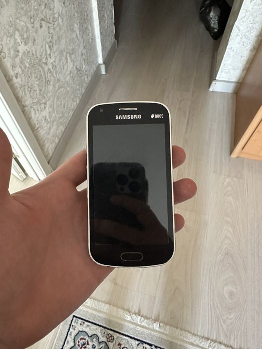 Продам два сумсунг телефона