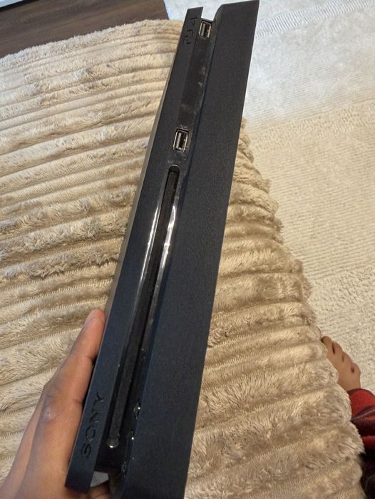 PS4 Slim+6 jocuri+maneta