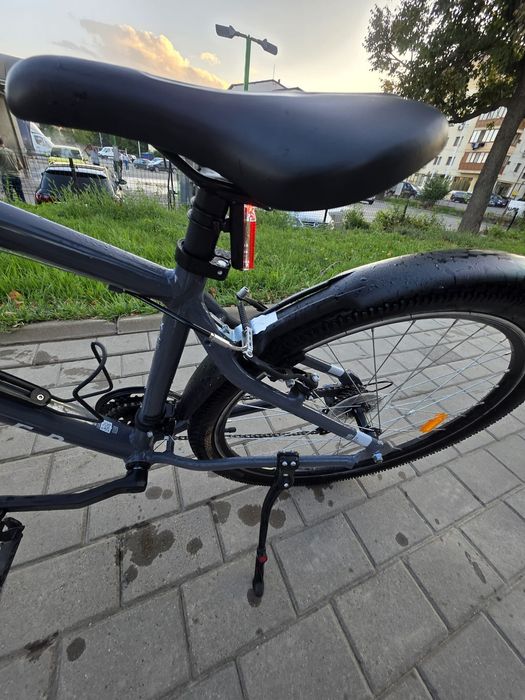 Vând bicicleta .
