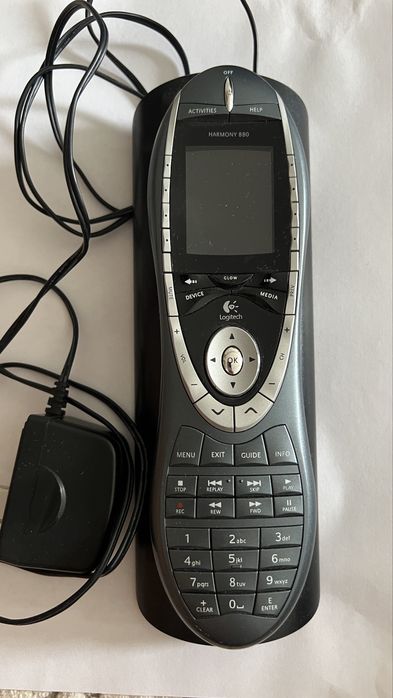 Logitech harmony 880 .Пульт управления универсальный