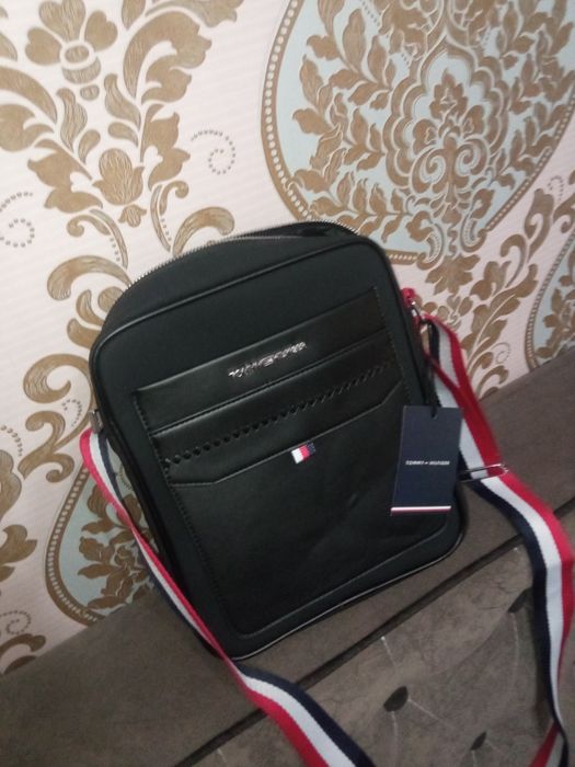 Продаётся барсетка мужская от Tommy Hilfiger