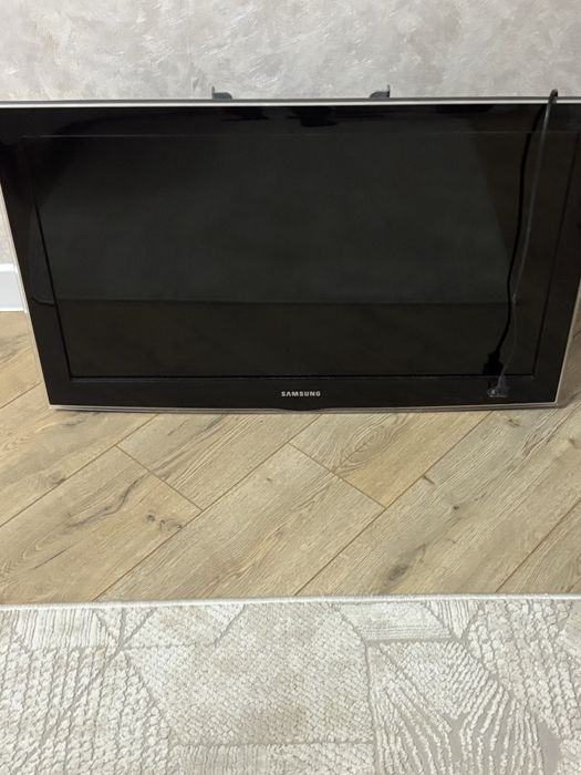 Срочно! Недорого! Телевизор SAMSUNG