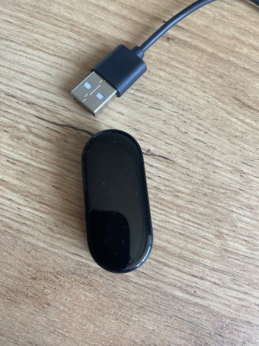 Продам часы mi band 7