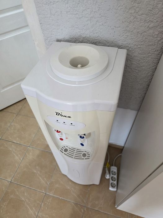 Продам кулер для воды Bona