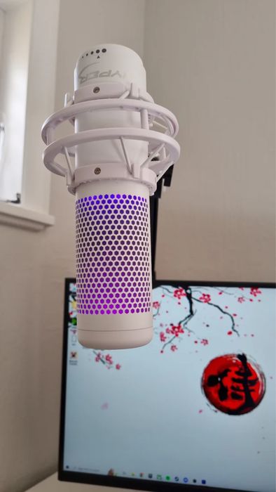Микрофон HyperX Quadcast s белый