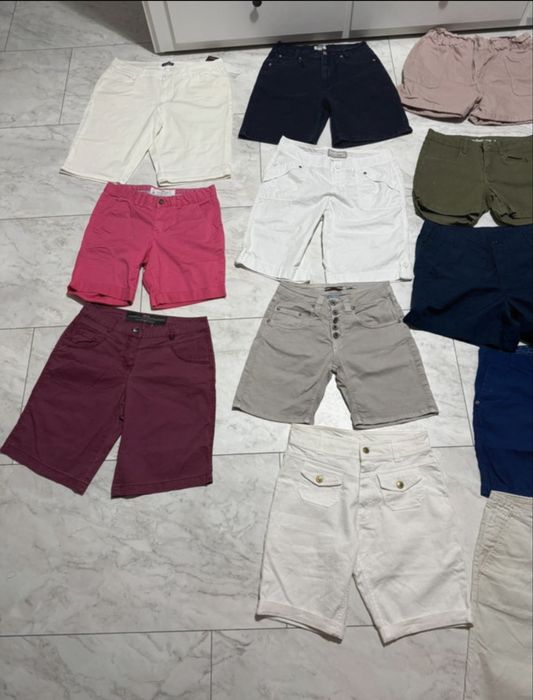 Lot 23 perechi pantaloni scurti dama