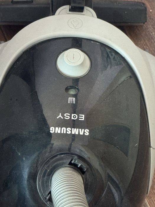 Продаю б/у пылесос