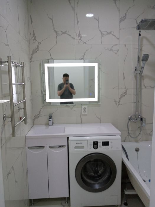 Кафельщики мастера своего дела.