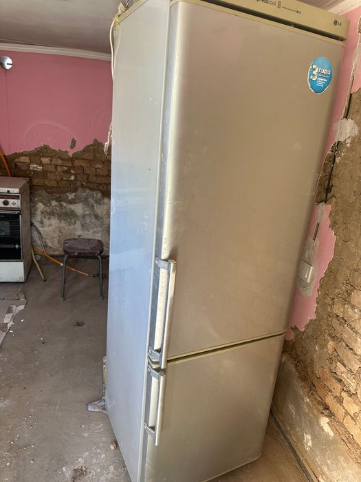 Срочно Продам б/у холодильник