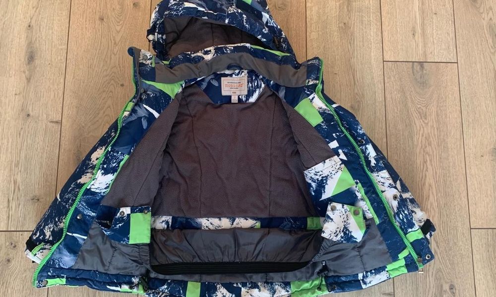 Продам детский пуховик на мальчика