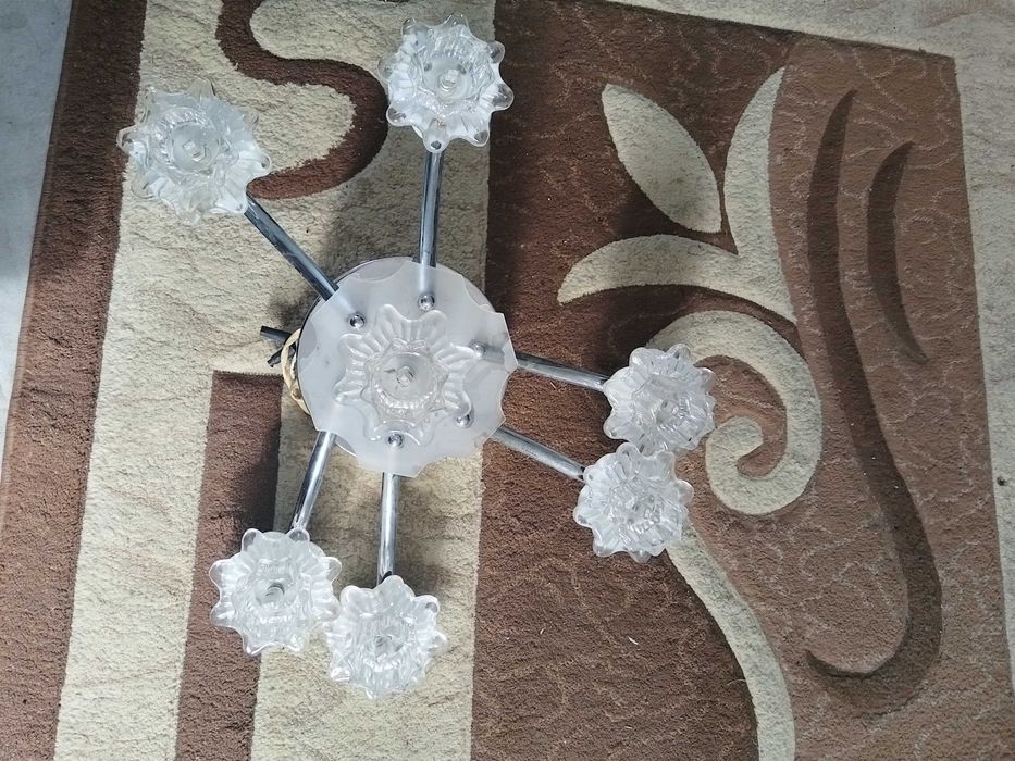 Lustra cu 6 brațe reglabile cu leduri