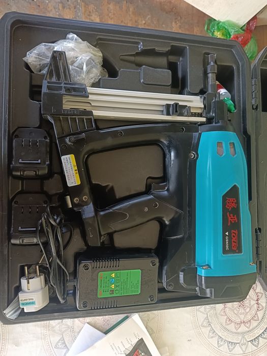 Газовый монтажный пистолет TOUA gsn50c