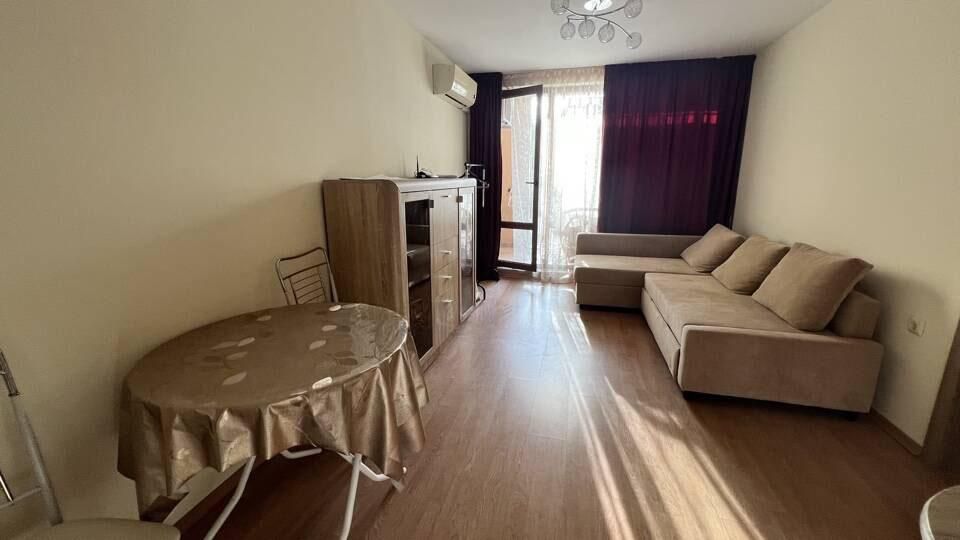 Продава се Двустаен апартамент в Бургас, Център - 74 кв.м за 1000 €/кв.м - Снимка #6