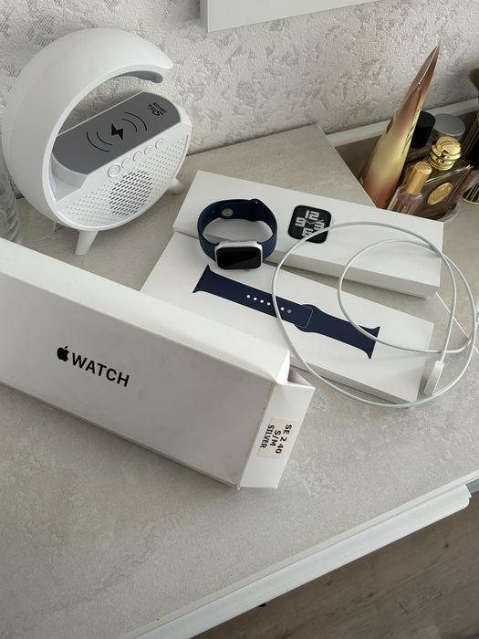 Apple watch se2 в отличном состоянии