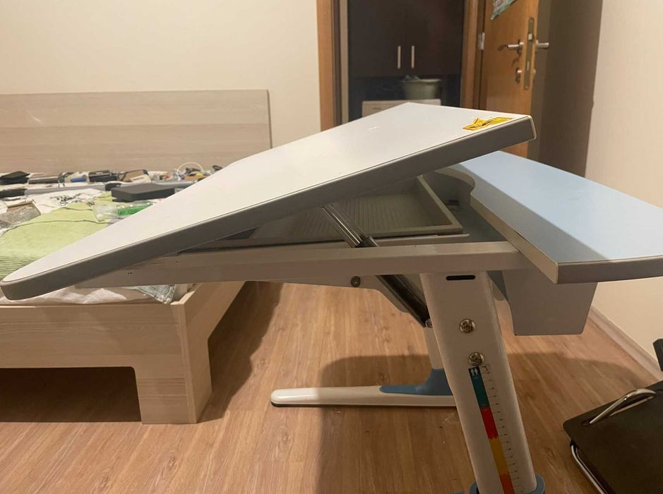 Birou reglabil inaltime cu inclinare pentru copii Mobexpert