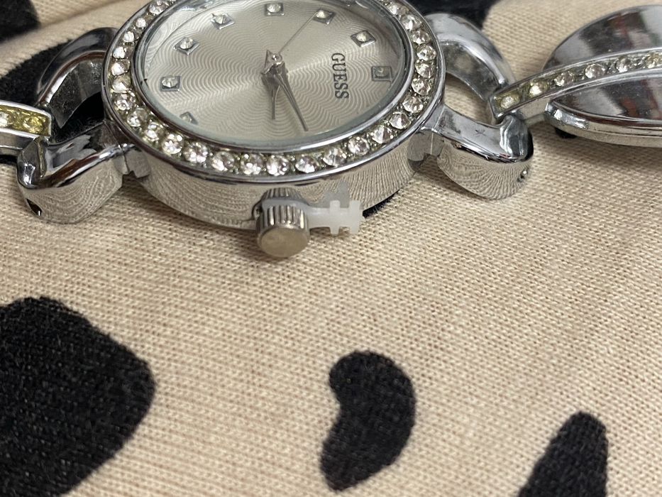 Ceas guess de moda de dama