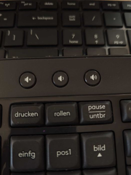 Продавам безжична клавиатура-Logitech К540
