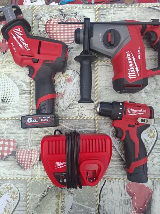 Set Milwaukee m12 noi