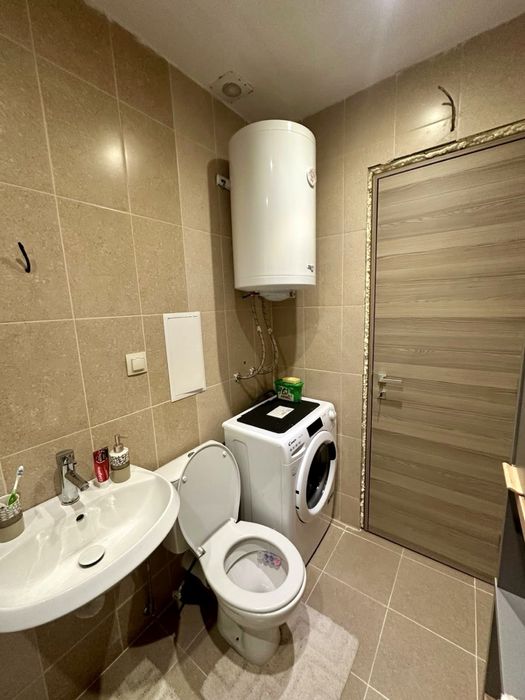 Двустаен обзаведен апартамент за продажба в жилищна сграда в Банско