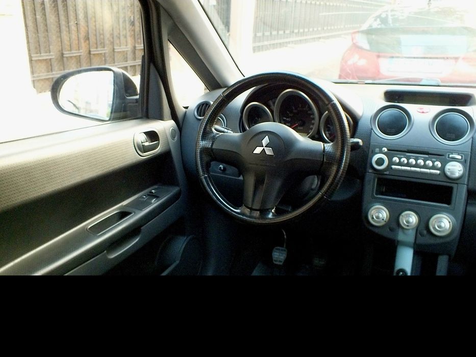 Mitsubishi Colt 1.1 benzină