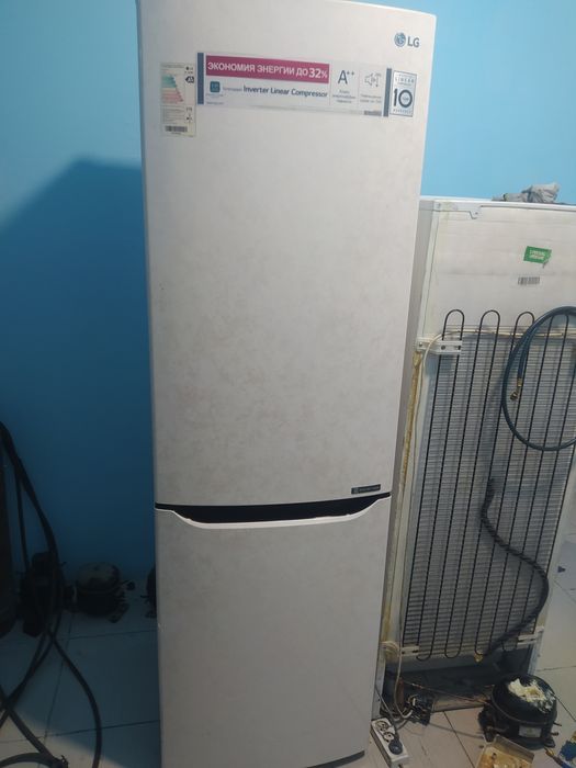 Продам холодильник LG