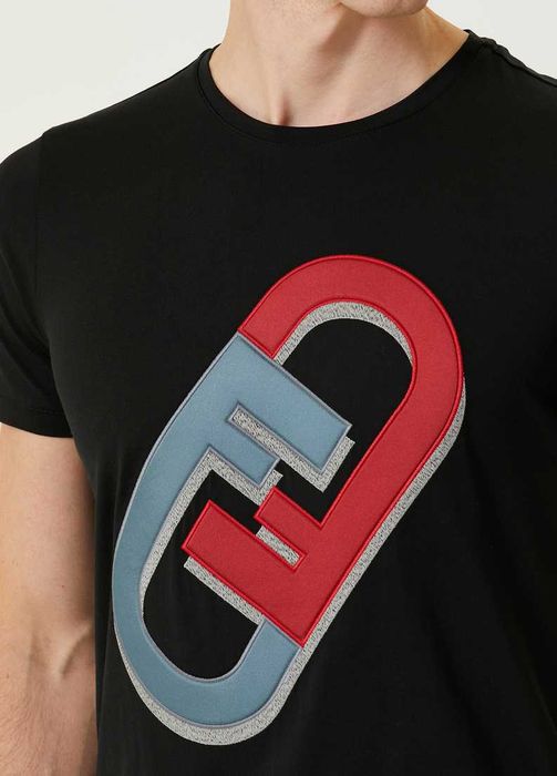 FENDI нова оригинална тениска XXL