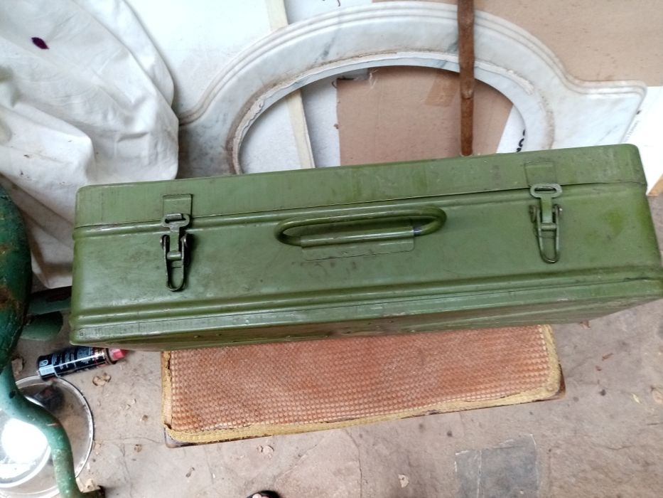 Cutie.  militara tabla
