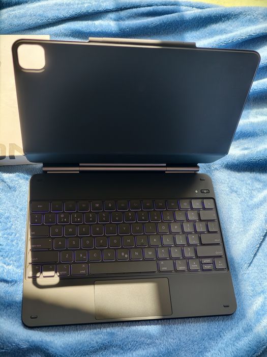 Клавиатура за iPad Pro 13 M4/M5 Omoton KC011 - черна