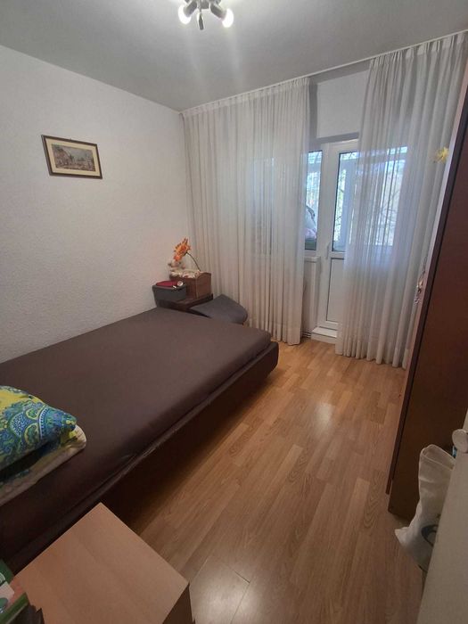 Apartament 4 camere decomandat Burdujeni zona Moldova
