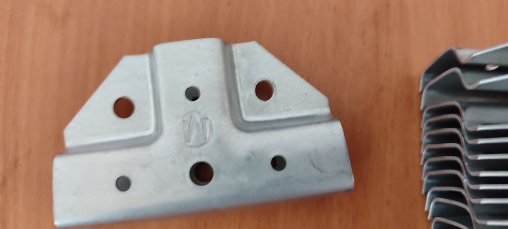 Продам крепеж для труб Т-образный 20/20