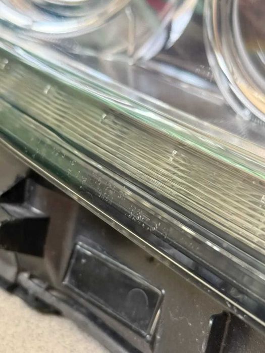 Фара LX 570 б у в оригинале