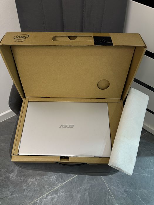 Стильный ноутбук Asus VivoBook
