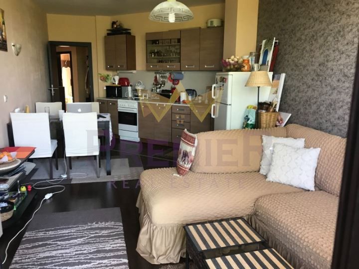 Тристаен в вилна зона Слънчев бряг