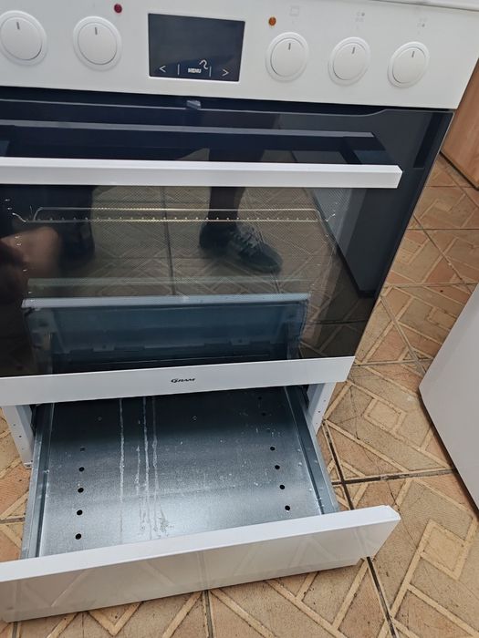 Като нова свободно стояща печка с керамичен плот  Gram 2 години гаранция!