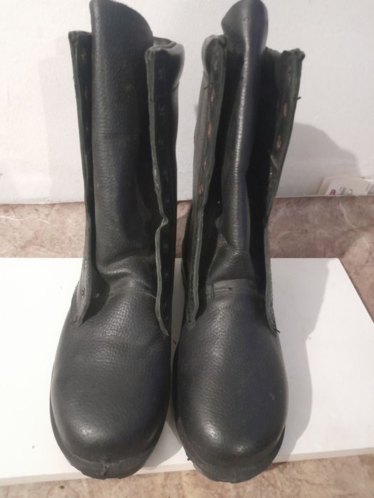 Продам  берцы новые  зимние  и летние