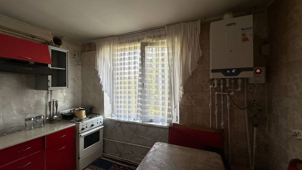 Сдается кв-ра студенам с поворам и уборшицай 80кв от  пед инстета 5