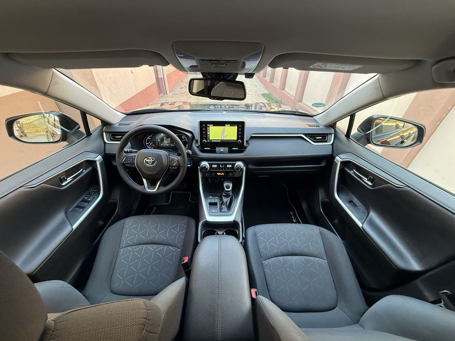 Toyota RAV4 HYBRID Model 2020 -178.000-Km RAR efectuat, Distronic, Camera, Navi, Key lets go