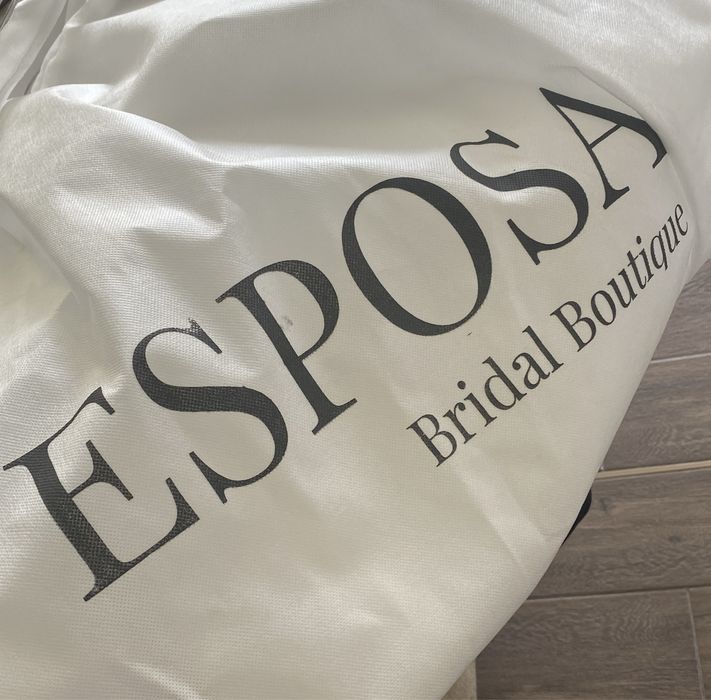 Vand rochie de mireasa