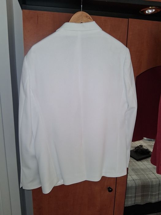 Vând 2 sacouri bărbătești