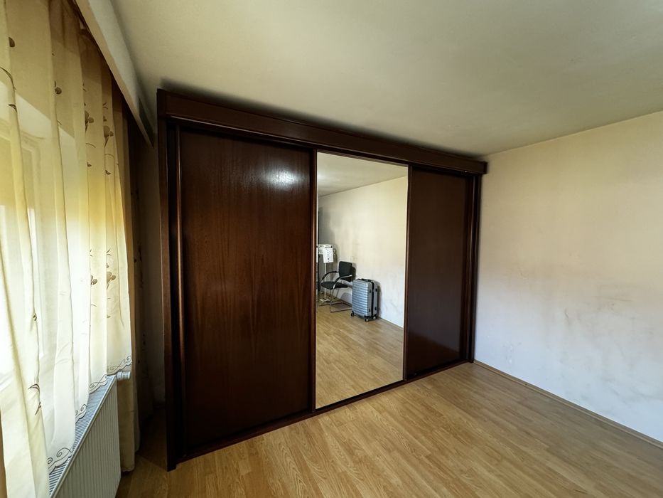 Dulap dormitor cu usi glisante + oglinda