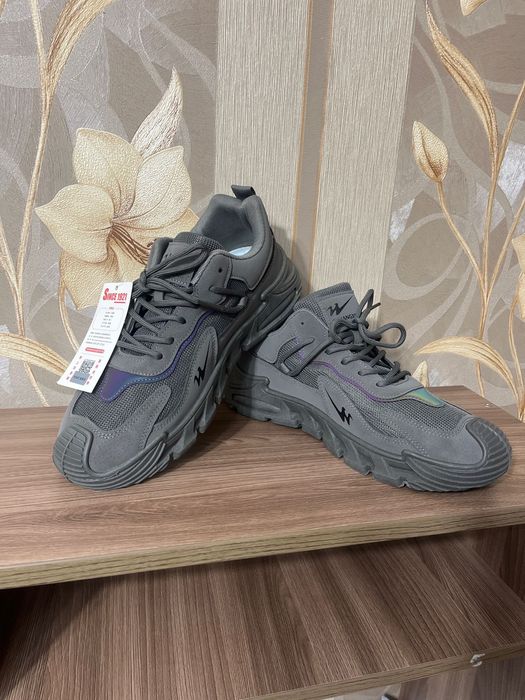 Мужские кроссовки