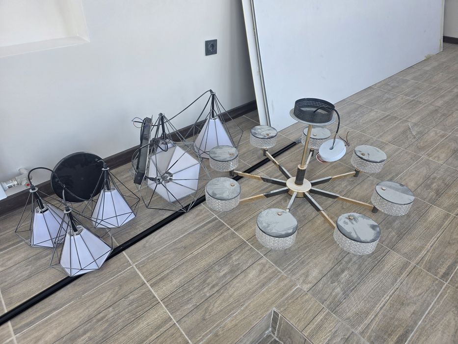 Люстры         .